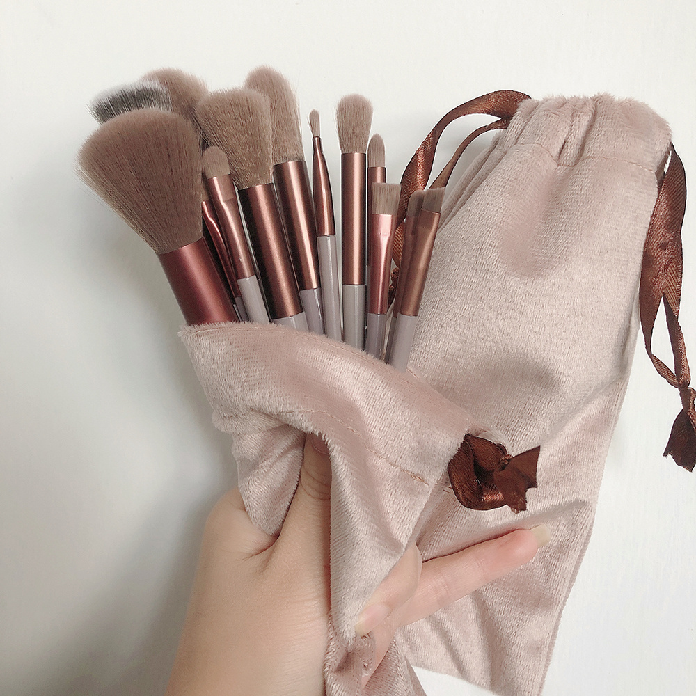 THE ESSENTIAL EYE TOOLS - MAKEUP BRUSHES