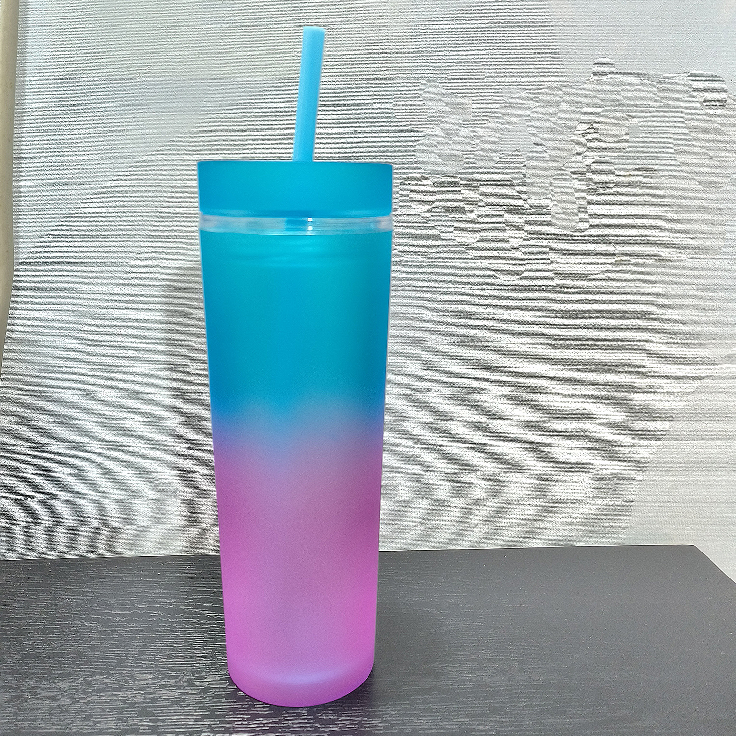 23.6oz Color Changing Cups with Lids and Straws Plastic Cups Reusable  Tumbler with Lid and