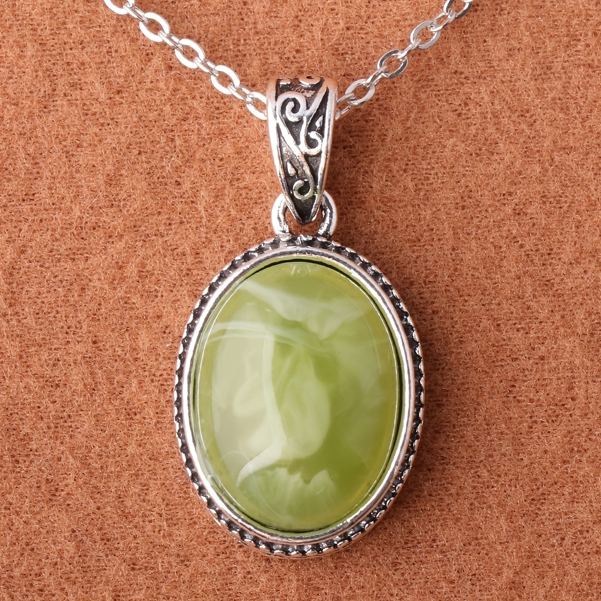 Green hot sale rock necklace