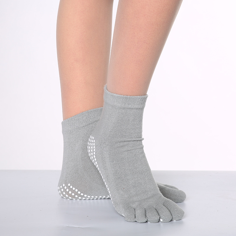 New Black White Rainbow Striped Cotton Mid-calf Yoga Socks for