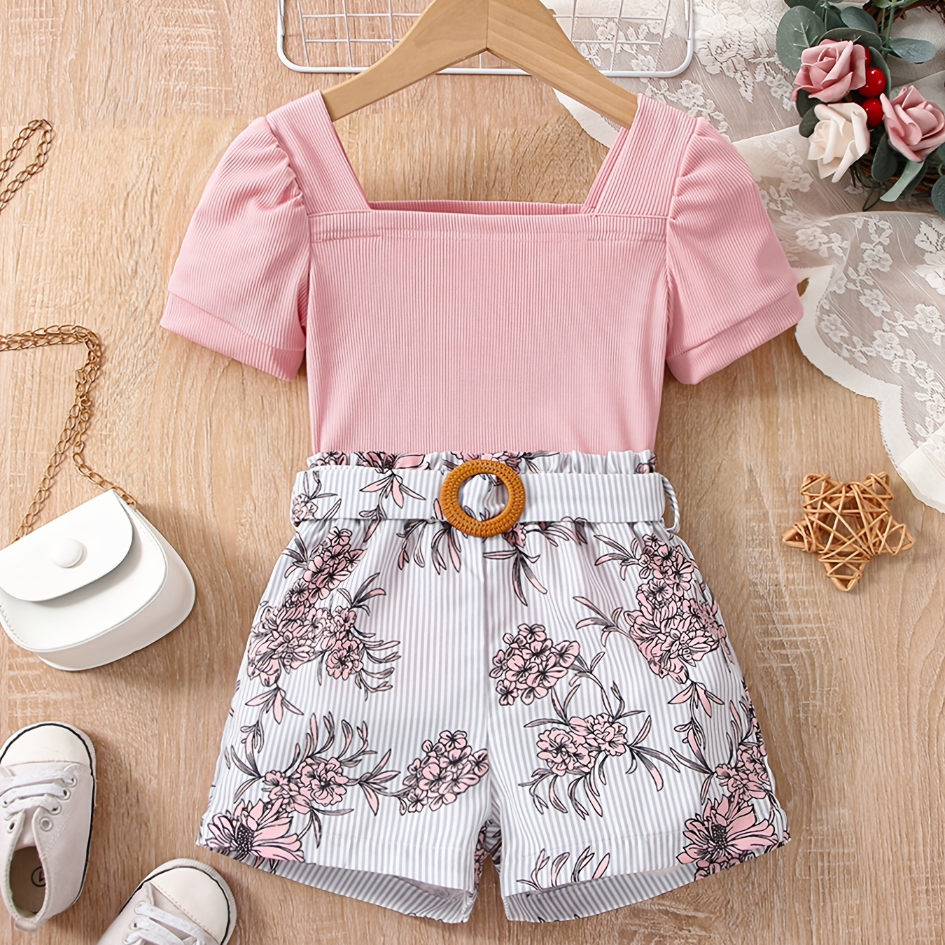 

2pcs Girls Puff Sleeve Square Neck Top & Belted Stripes And Flowers Shorts Set Kids Summer Clothes