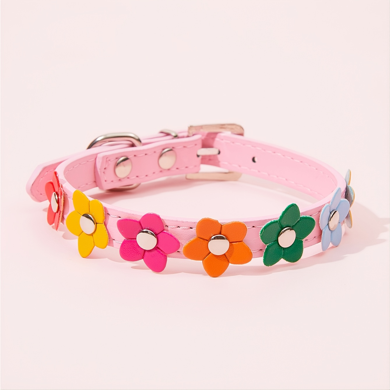 Colorful Leather Flower Collar for Cats and Dogs - Stylish and Durable Pet Accessory