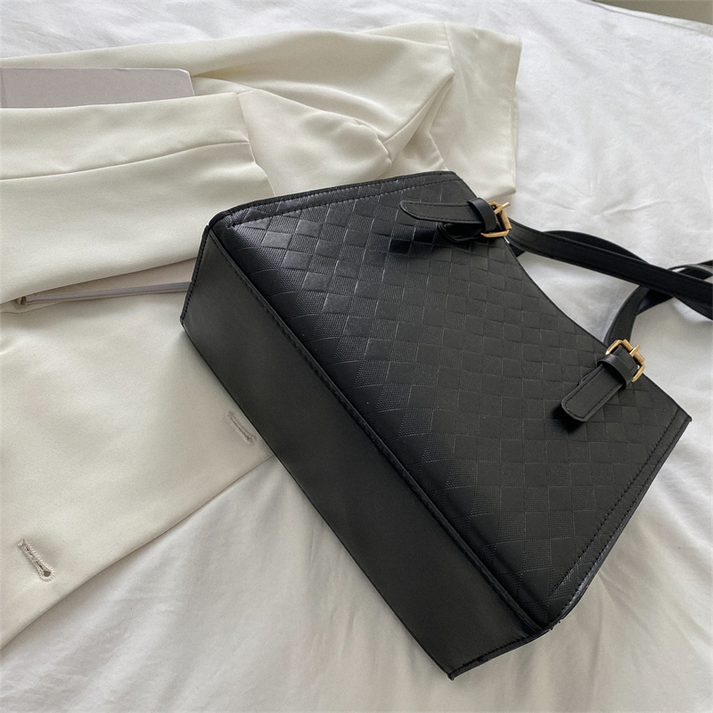 Argyle Embossed Solid Color Underarm Bag Zipper Faux Leather