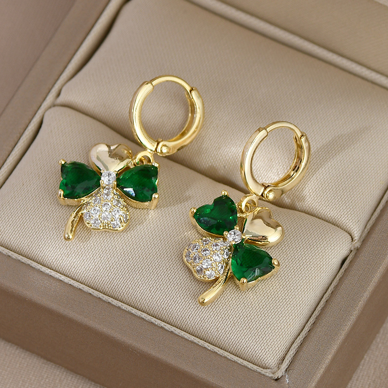St. Patrick's Day Earrings Irish Shamrock Good Luck Clover Green Dangle  Drop