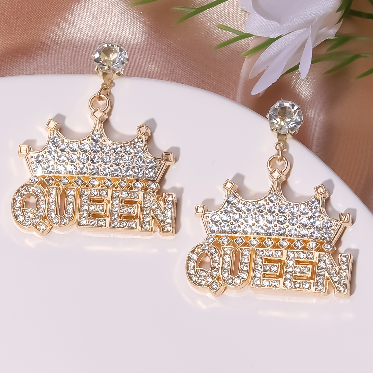 

Exaggerated Rhinestone Drop Earrings Queen Letter Pendant Shiny Dangle Earrings All-match Women's Ear Jewelry