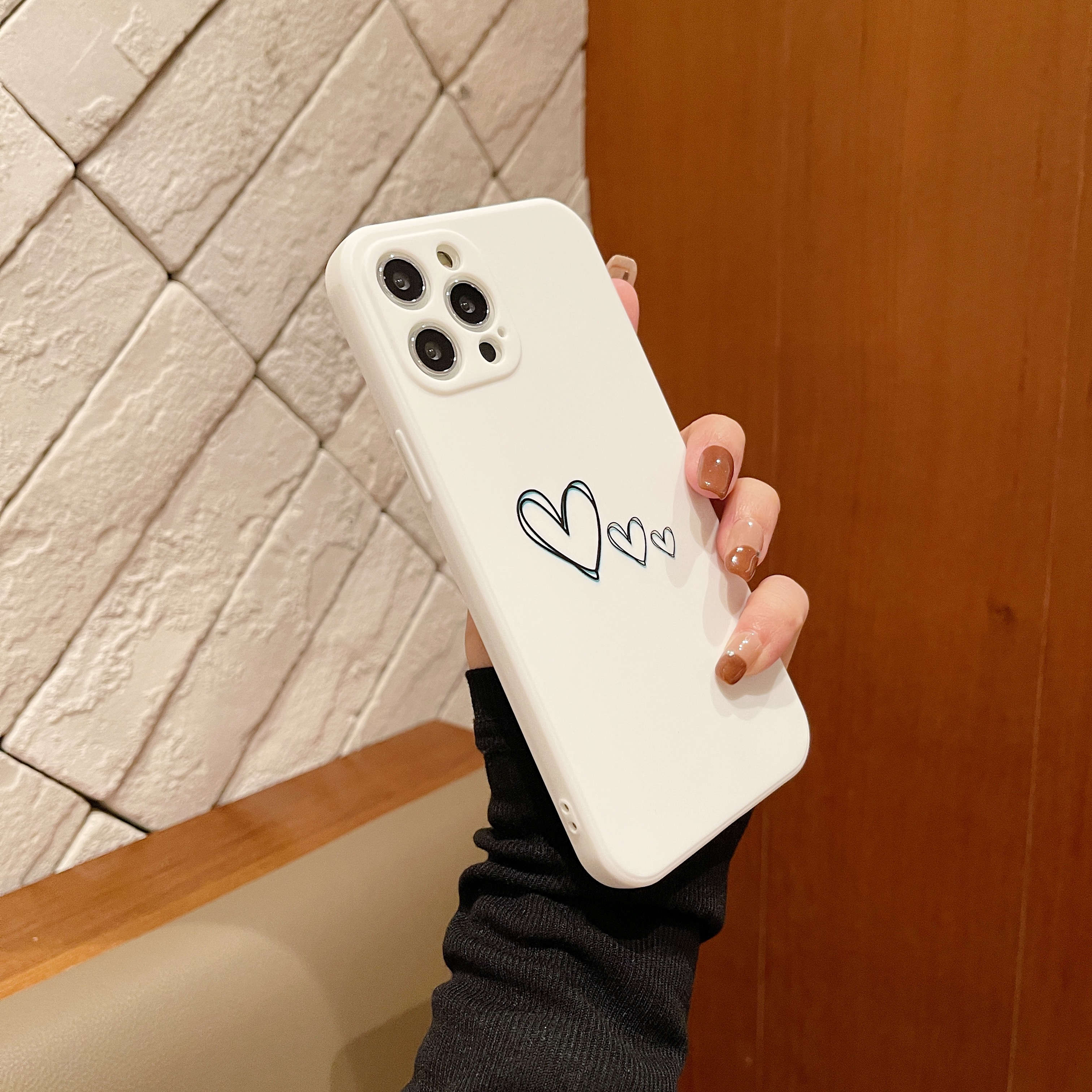 White Phone Case With Minimalist Heart Pattern For Iphone13 13pro ...