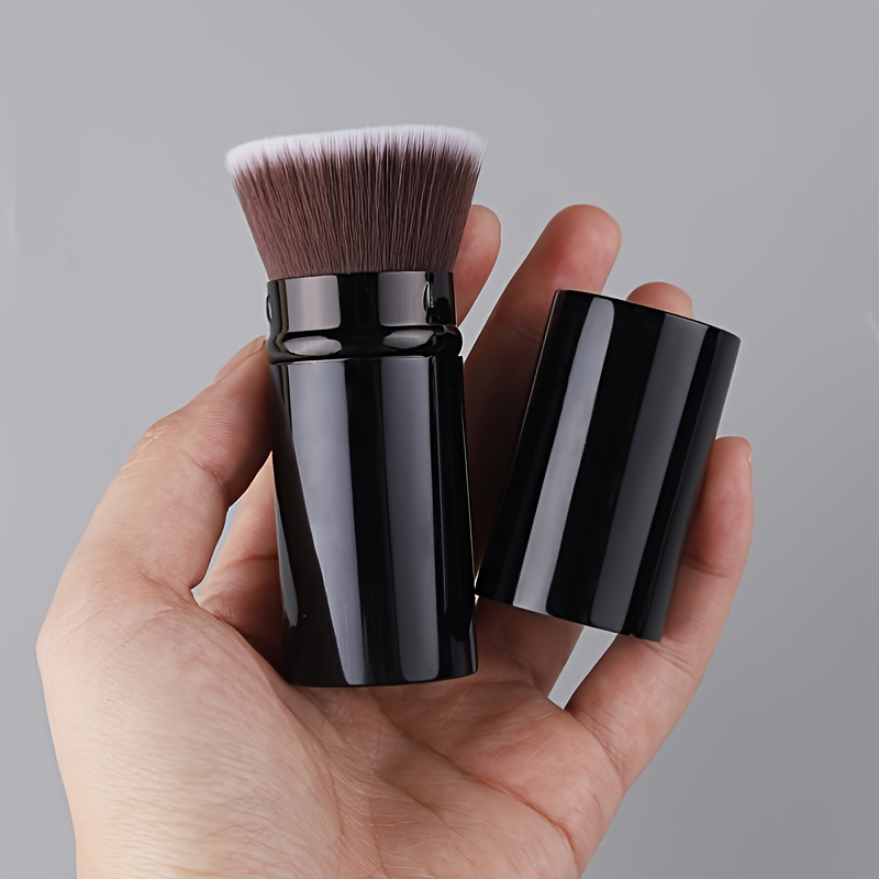

Portable Retractable Kabuki Brush For Flawless Foundation Application And Seamless Blending