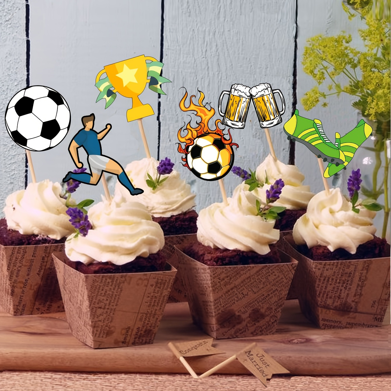 Decoracion cumpleaños futbol, Incluye bandera de fútbol, platos,  servilletas, vasos, mantel y pajitas de papel para decoraciones de  cumpleaños con temática deportiva para niños, para 20 invitados :  : Hogar y cocina