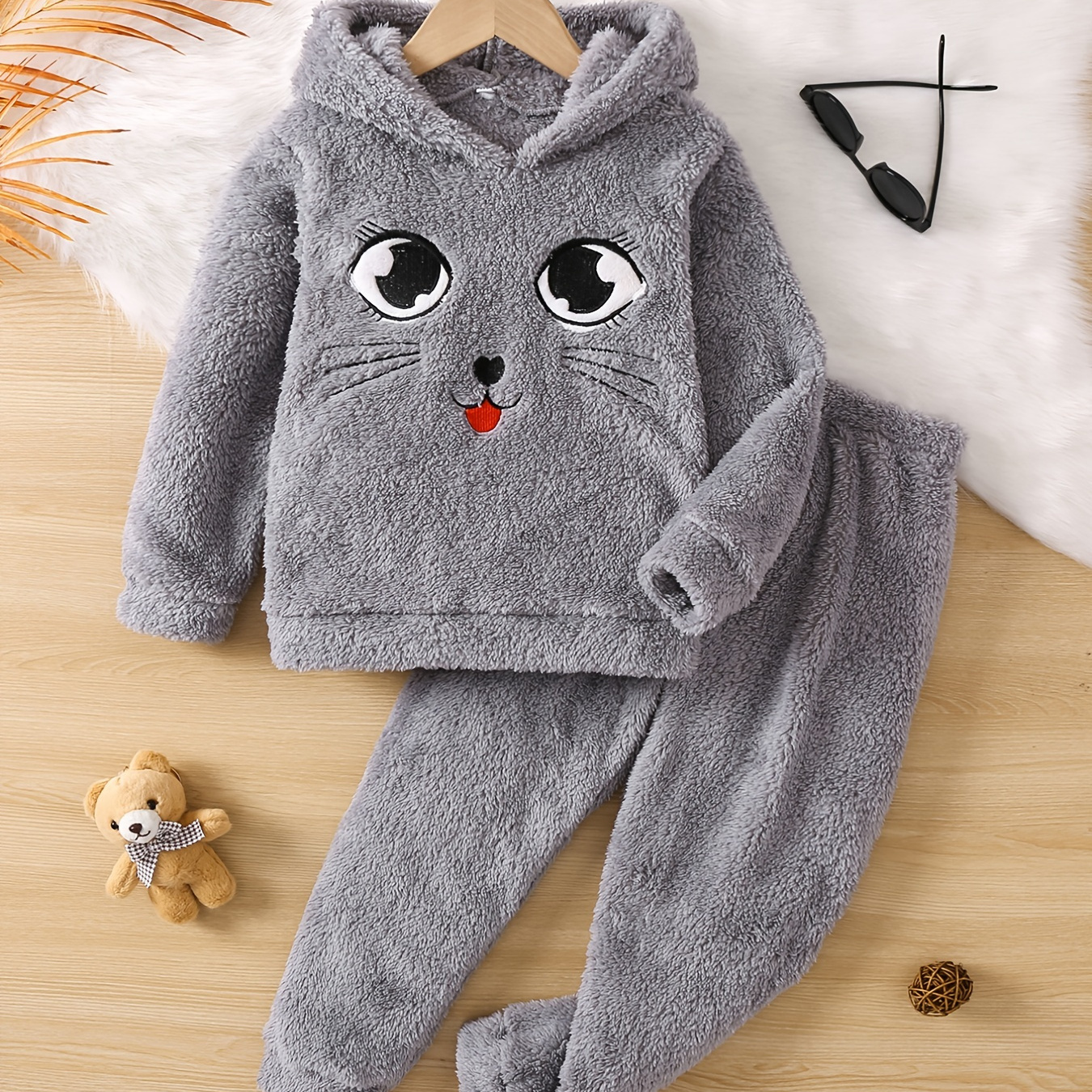 

Girls Casual Cute Cartoon Reversible Fleece Hooded Sweatshirt & Pants Set For Autumn And Winter Kids Clothes