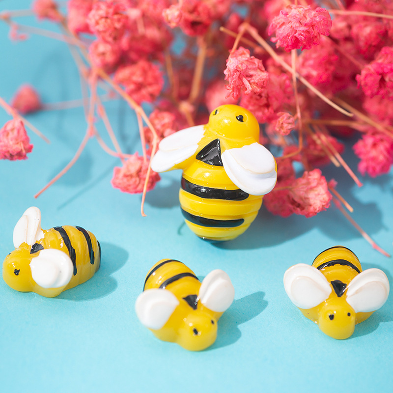 Felt Bees. Bee Accessories. Bee Charm. Bee Embellishment. 5 