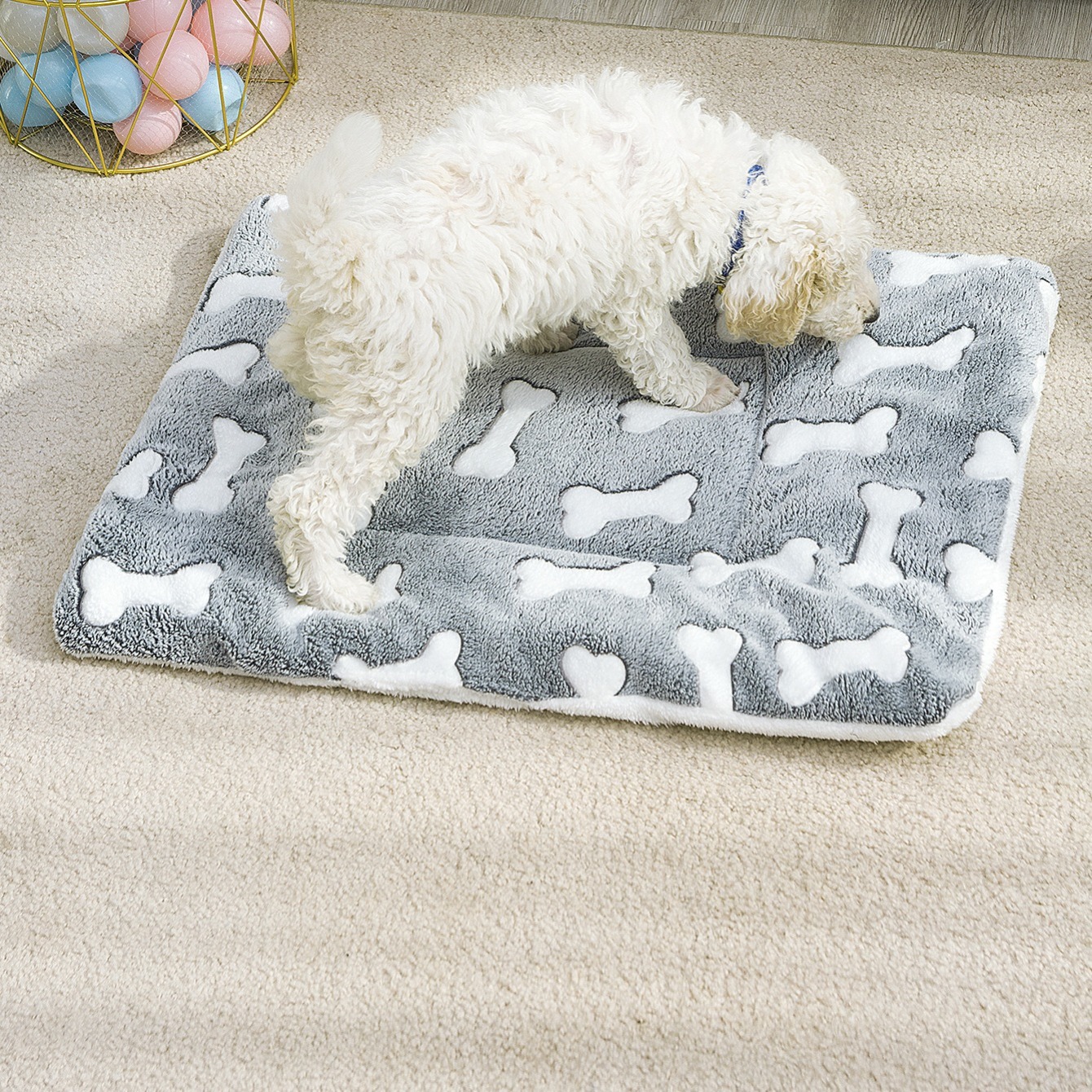 Winter Warm Pet Blanket Pet Floor Mat Soft Fleece Dog Bed Sleeping