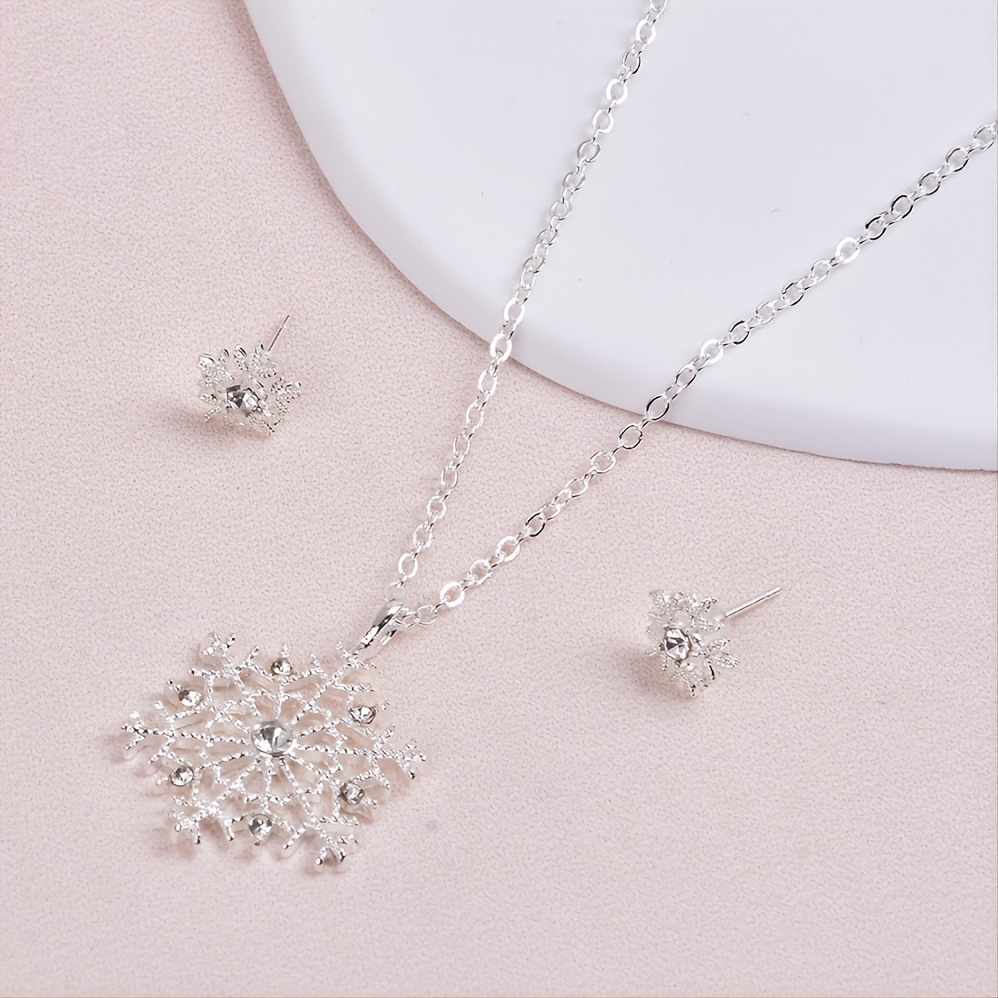 

3pcs/set Silvery Snowflake Necklace Stud Earrings, Ideal Choice For Gifts