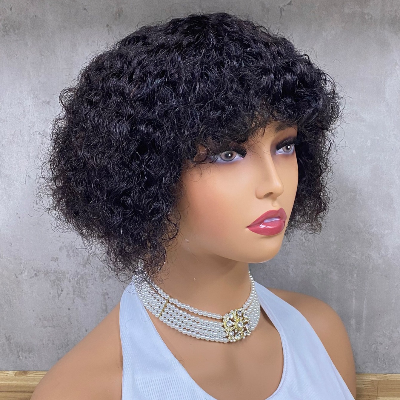 Short black store curly wig cosplay