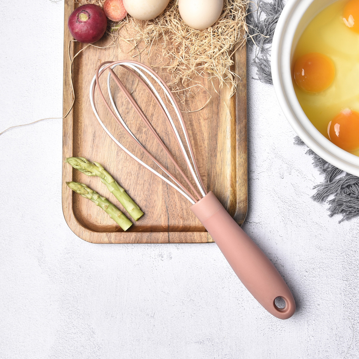 Hariumiu Kitchen 10 Inch Wooden Handle Silicone Whisk Reusable Labor-saving  Egg Beater for Whisking, Beating, Blending Ingredients, Mixing Sauces