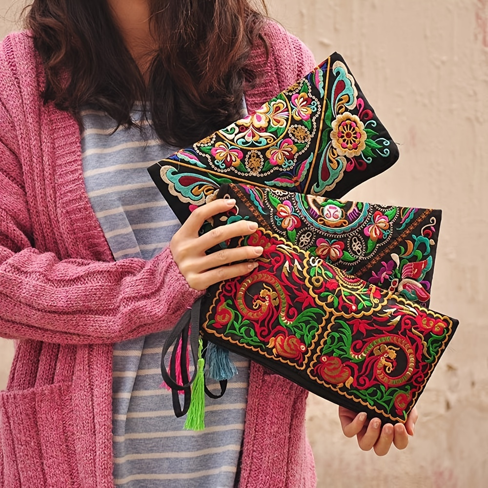 

Retro Style Square Purse, Ethnic Style Phone Clutches, Floral Embroidery Handbag With Wristlet