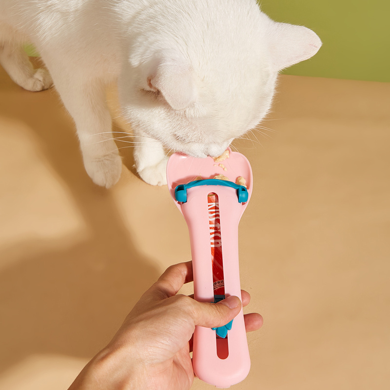 Cat Strip Spoon Feeder Image 2