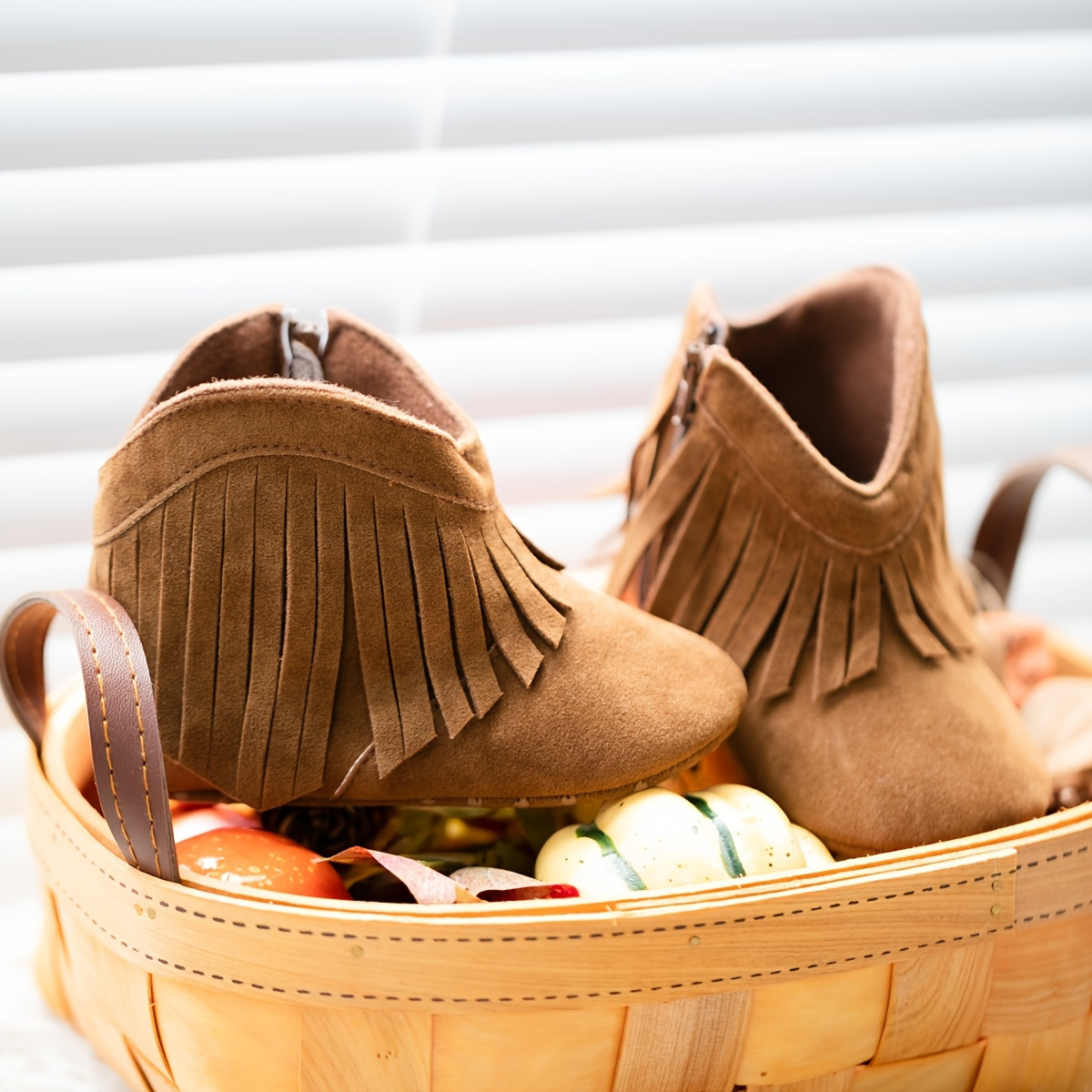 Little girl 2025 brown fringe boots