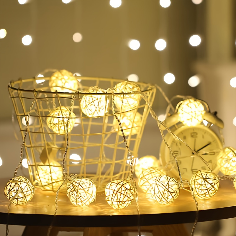 

1 Set Of Rattan Ball Shaped Led String Lights, Battery Powered, Wooden Decorative Lights, Festive String Lights, 4.9ft/1.5m 10 Lights