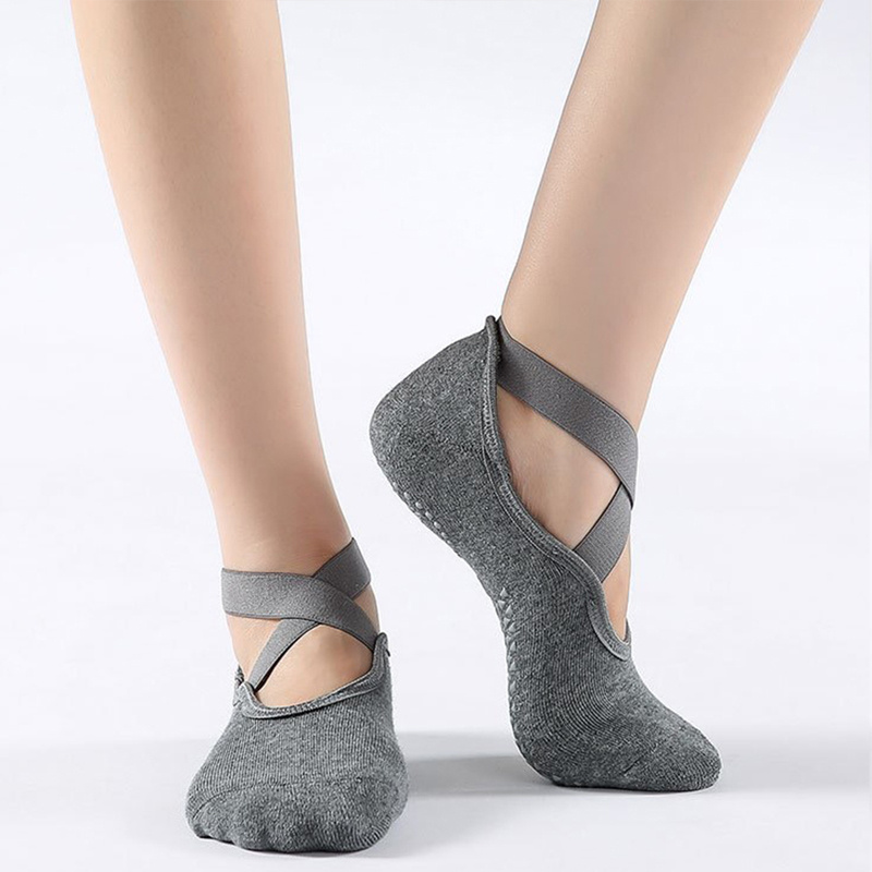 TRNR Ankle Grip Socks - M/L  Yoga, Pilates, & Barre Non-Slip Socks