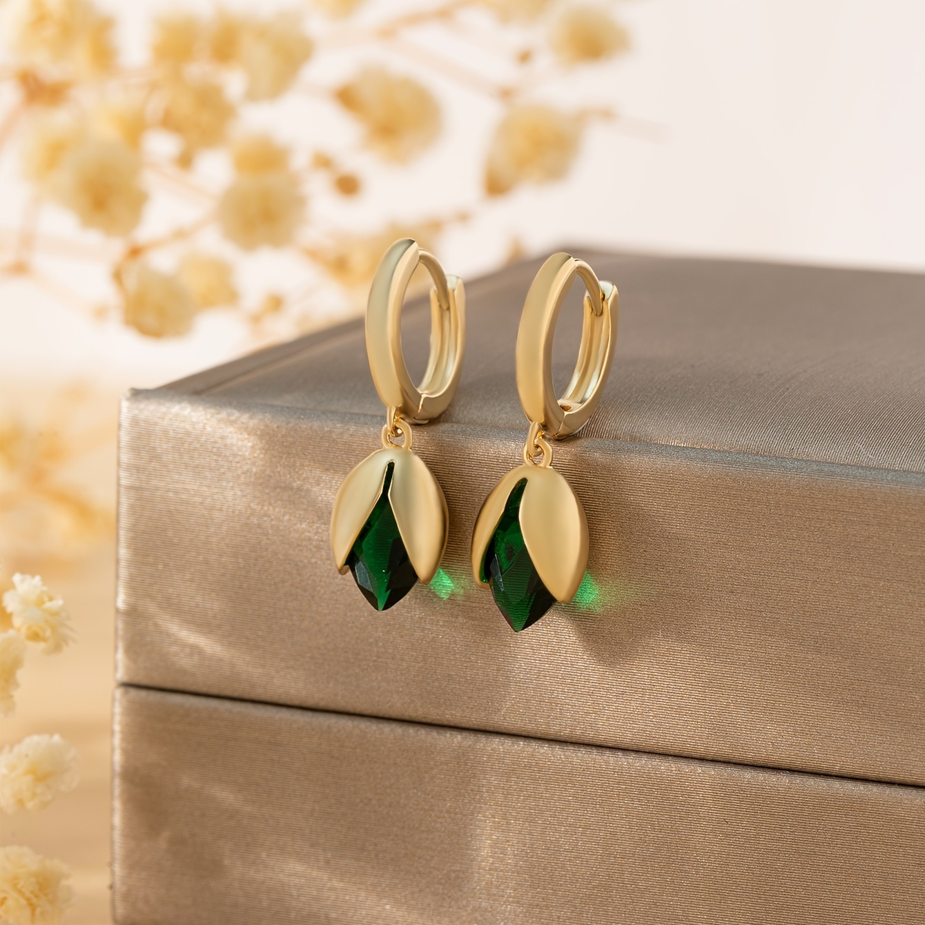 

Vintage Tulip Flower Drop Hoop Earrings With Green Zircon Delicate Jewelry For Women Ladies 1pair