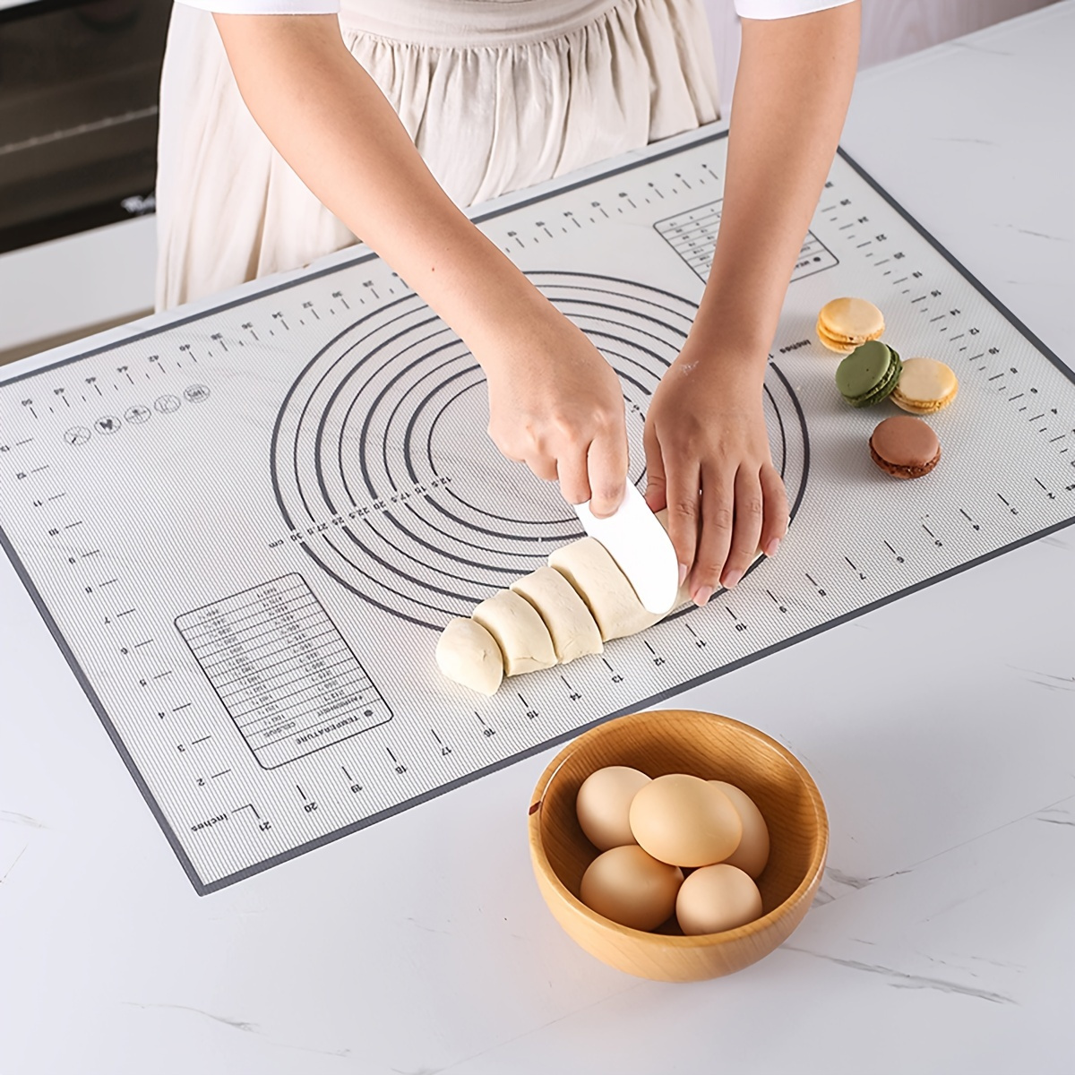 Non-Slip Silicone Pastry Mat Extra Large with Measurements for Silicone  Baking Mat, Counter Mat, Dough Rolling Mat, Oven Liner, Fondant/Pie Crust  Mat - China Silicone Baking Mat for Oven and Non-Stick Silicone
