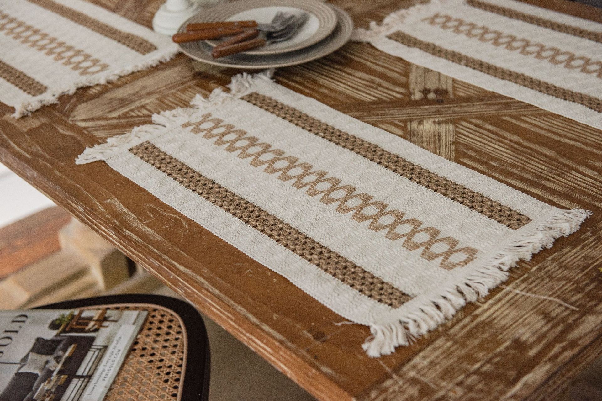 1pc Chemin De Table En Macramé Bohème, Style Ferme Vintage Avec Des Glands,  Chemin De Table