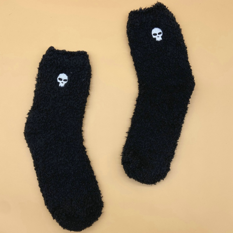 TEMU 暖かくファジーな刺繍の漫画ソックス、冬用の暖かいフリースソックス、女性用ストッキング＆靴下