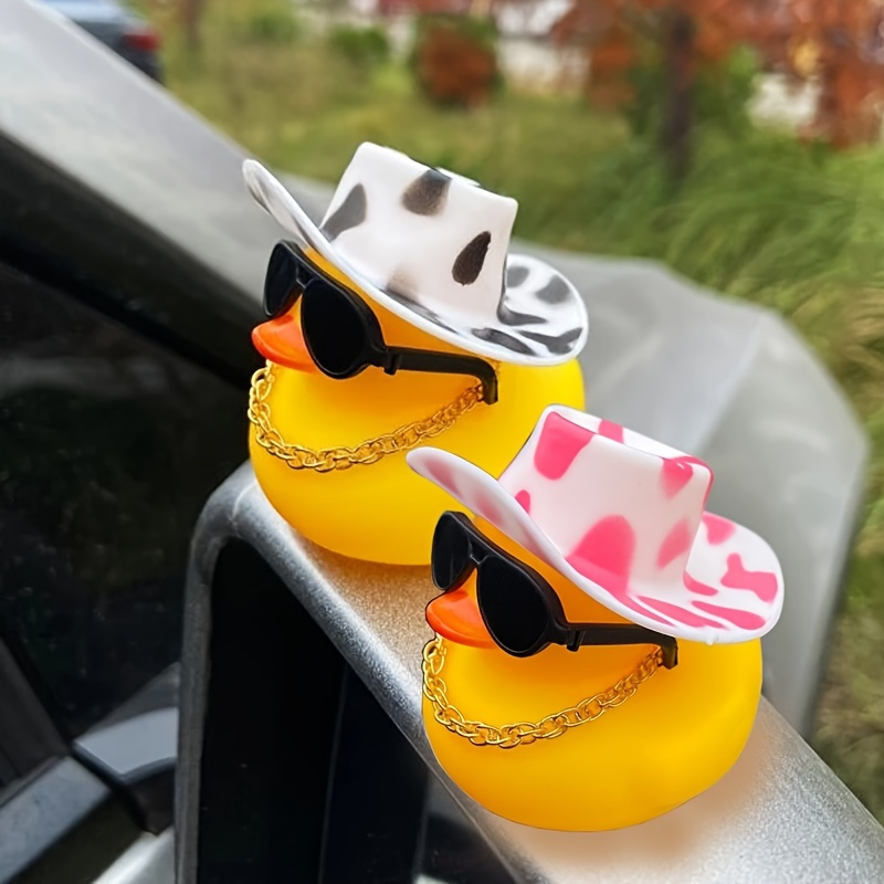

Cartoon Yellow Duck Car Ornament, Car Rubber Duck Dashboard Ornament With Hat & Ring Necklace Sunglasses For Car Decoration Accessaries