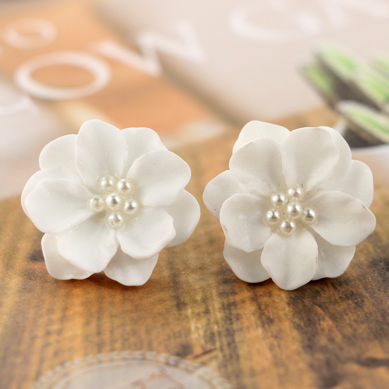 Easy Versatile Exaggerated Camellia Earrings Temperament Fresh Studs Suitable For Women's Ball Valentine's Gift