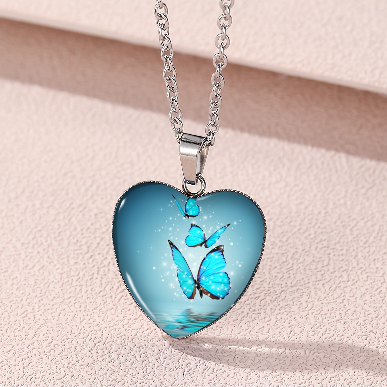 

Butterfly Pattern Drop Necklace With Heart Shape Glass Pendant Neck Chain Cute Animals Hearts Jewelry Gifts