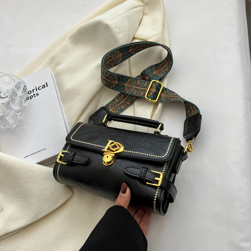 Vintage Buckle Decor Box Bag, Women's Flap Handbag, Fashion Shoulder Bag  With Bag Charm - Temu