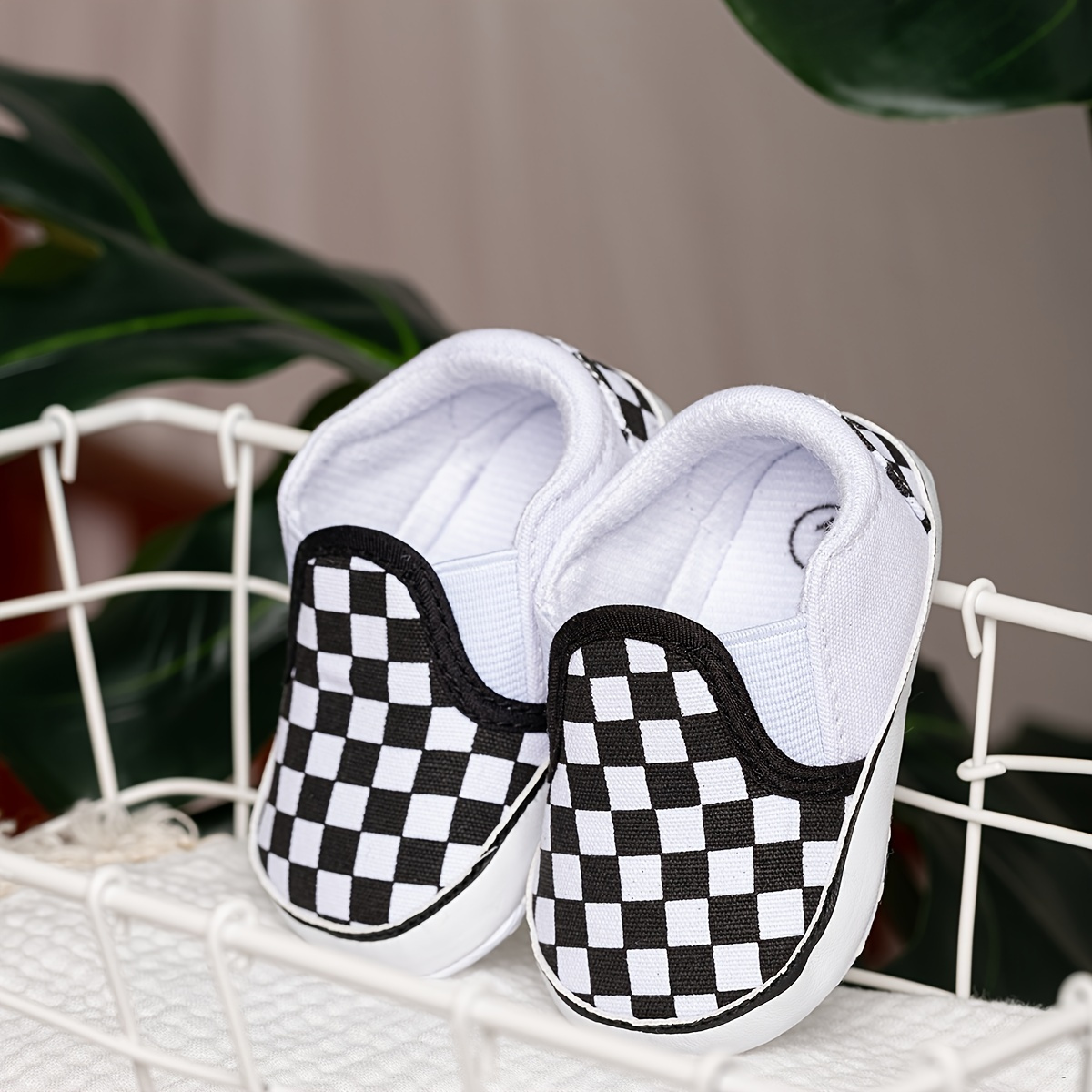 Newborn on sale checkered vans