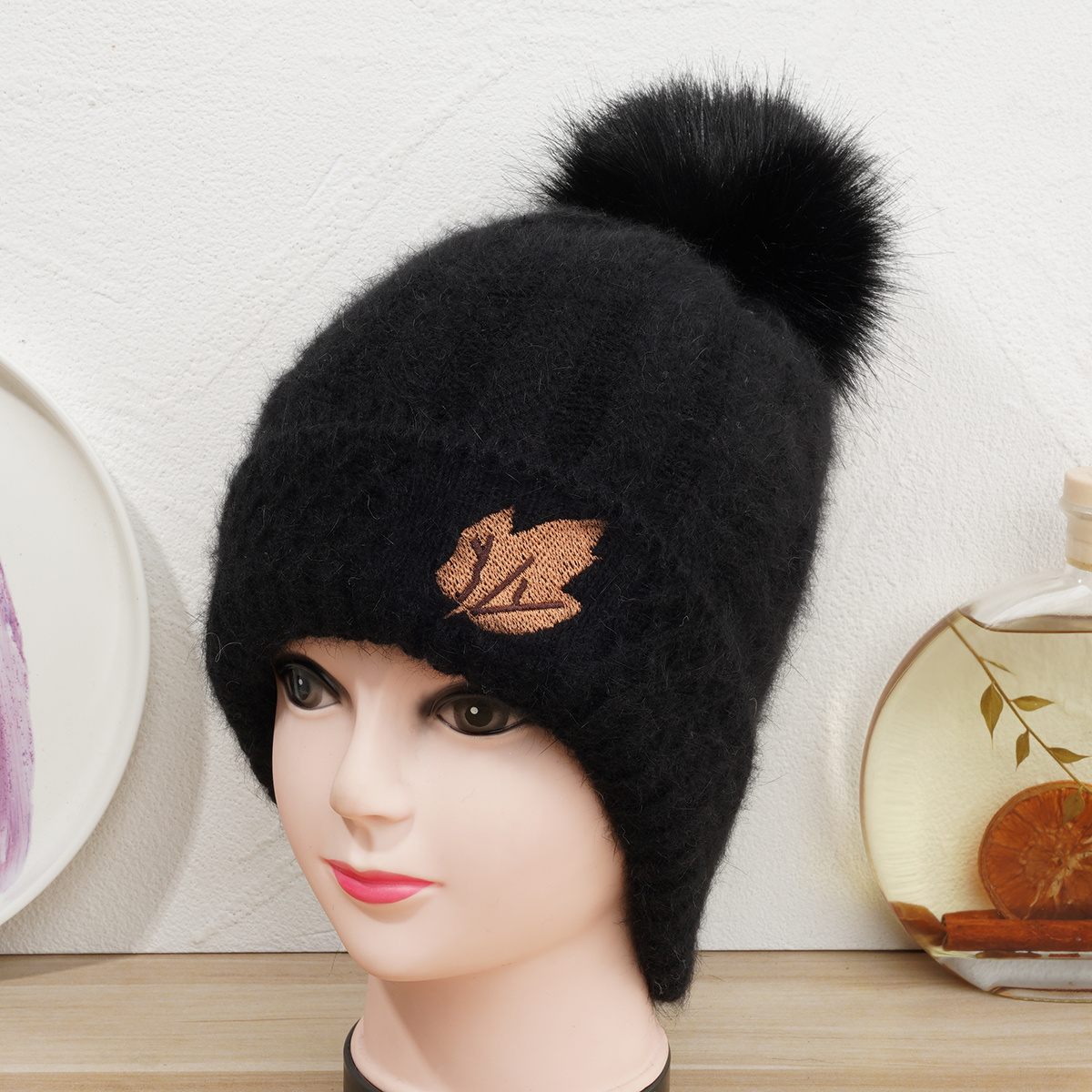 Womens beanie deals hats with pom