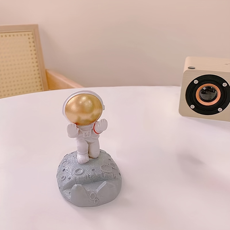 Astronaut Phone Holder Cute Cell Phone Stand Funny Resin Astronaut