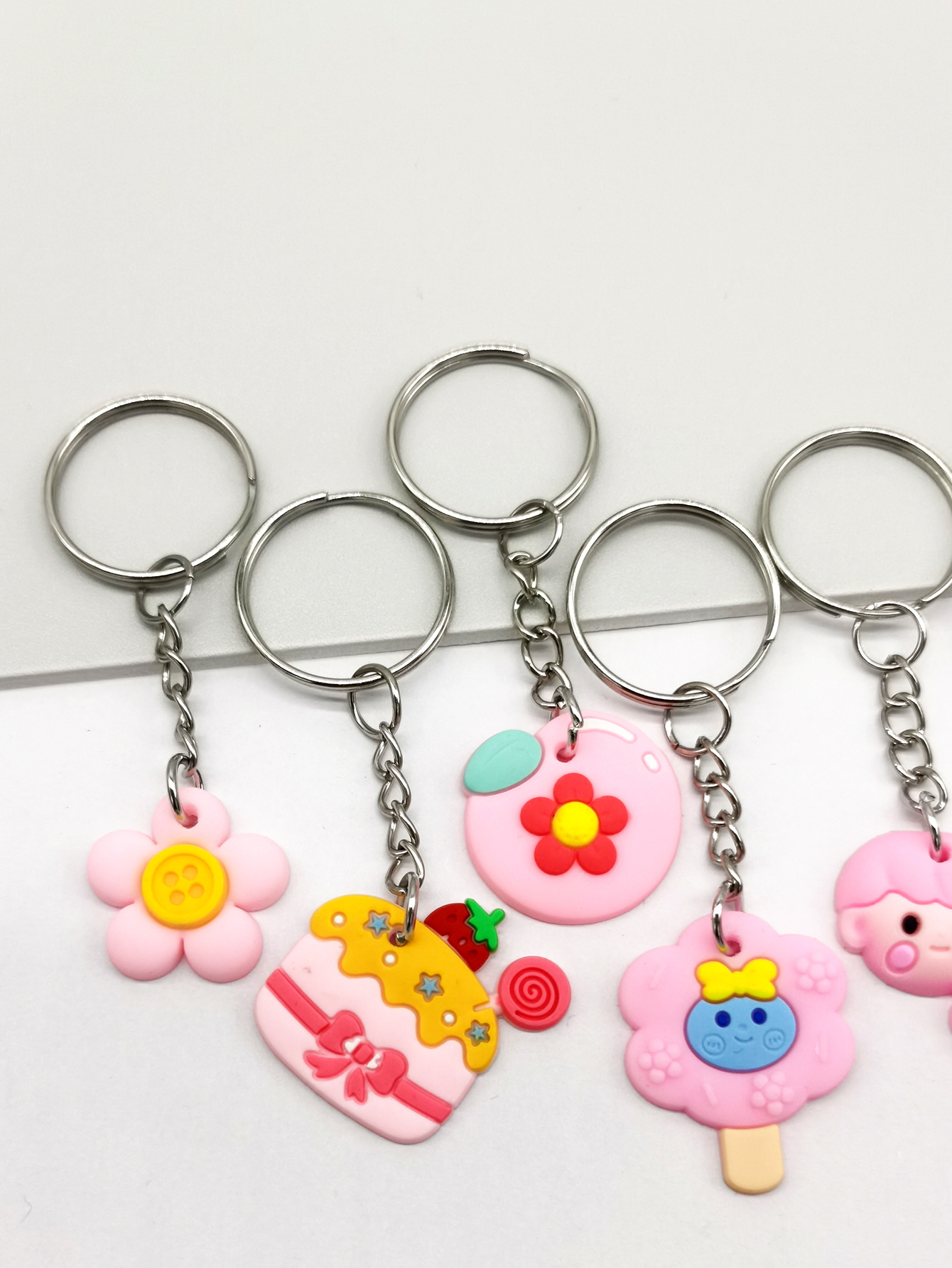 Stondino 62Pcs Video Game Party Favors Key Chains Bulk Keychains for Kids  Party Favors Keyrings Bulk Mini Keychain for Classroom Prizes Kids Birthday