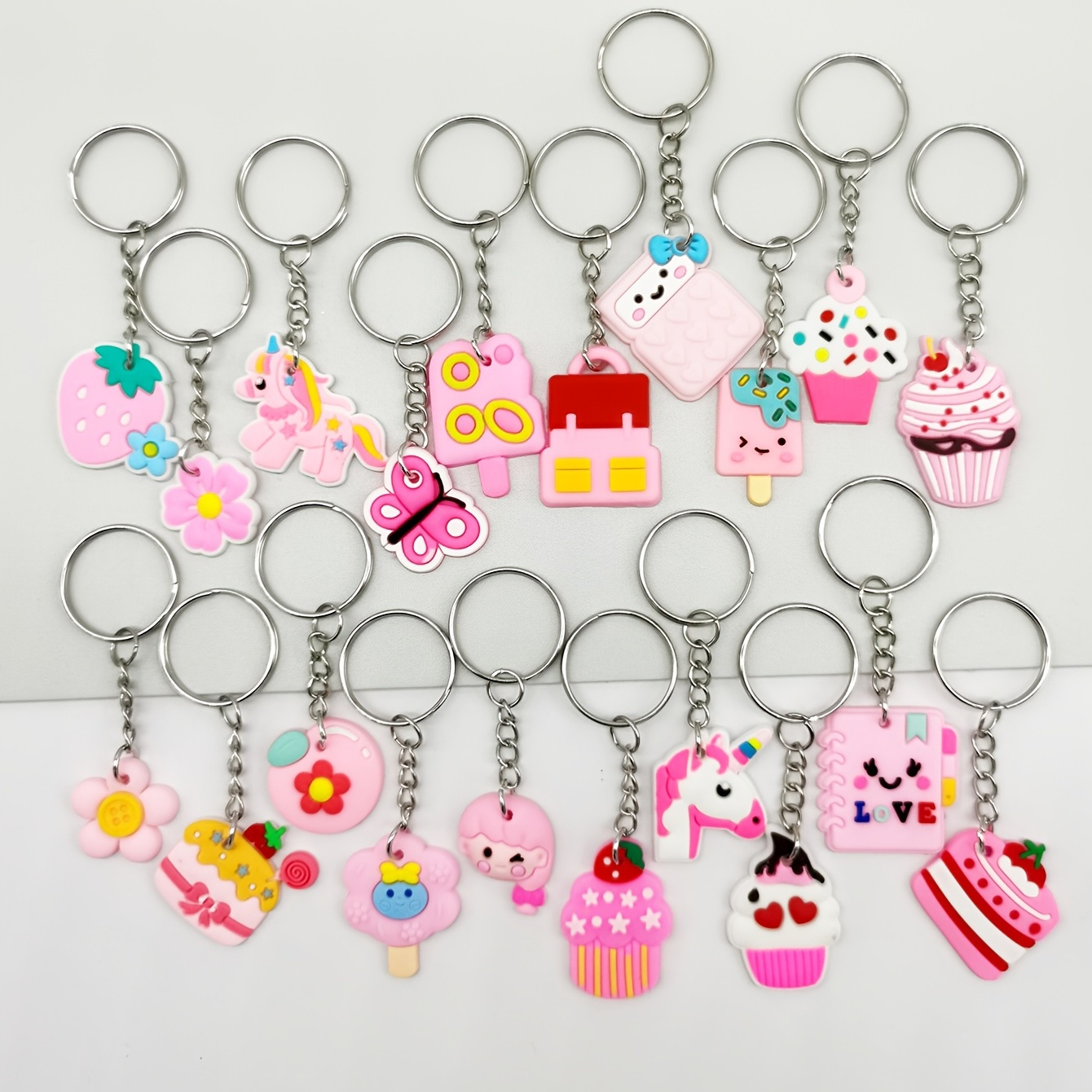 GADMEXILY 100pcs Cartoon Keychain for Kids Party Favors, Mini Cute Keyring  for Classroom Prizes, Birthday Christmas Party Favors Gift, Goodie Bag