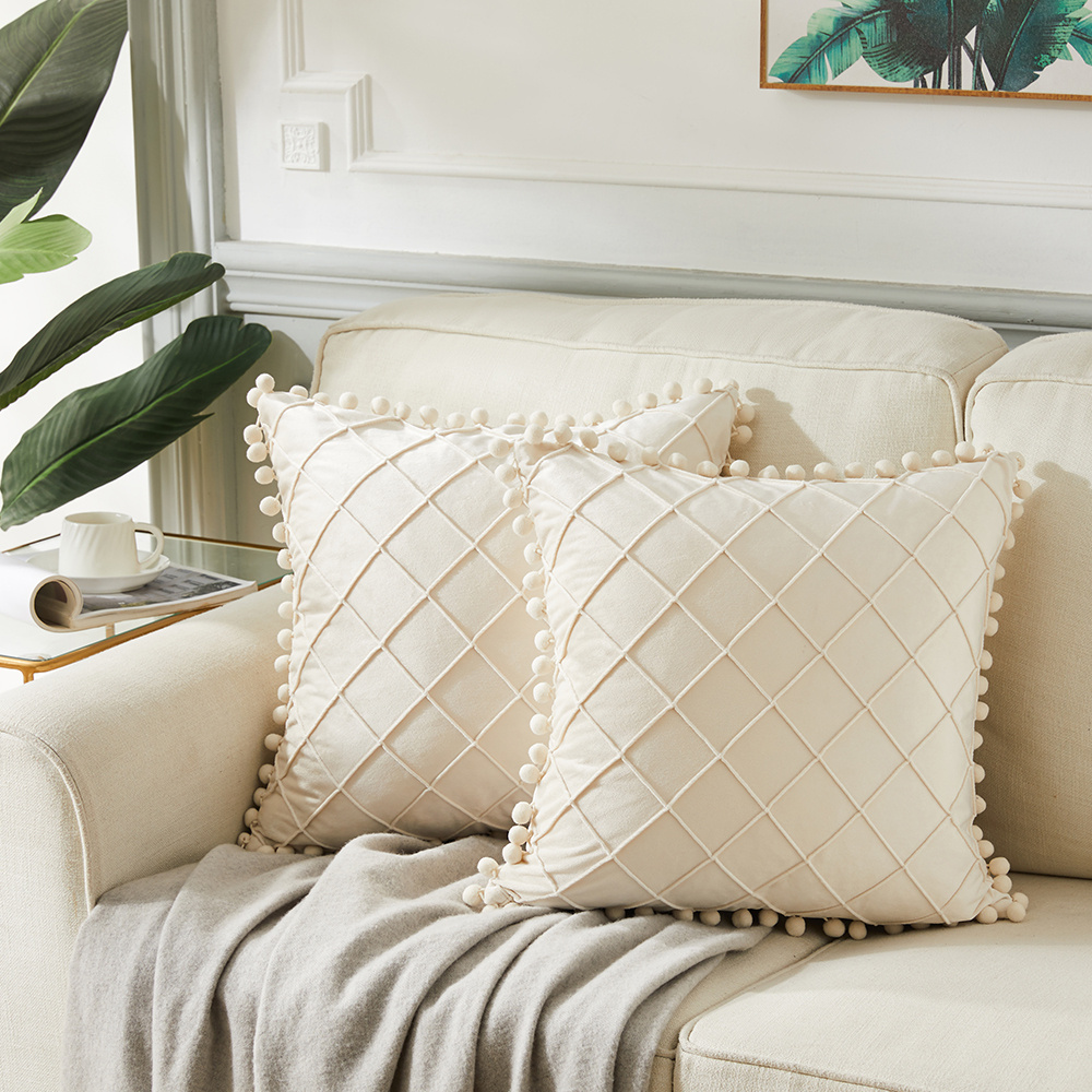 Decorative Pillows. Set of 2. Throw Pillows. 18x18 Accent 