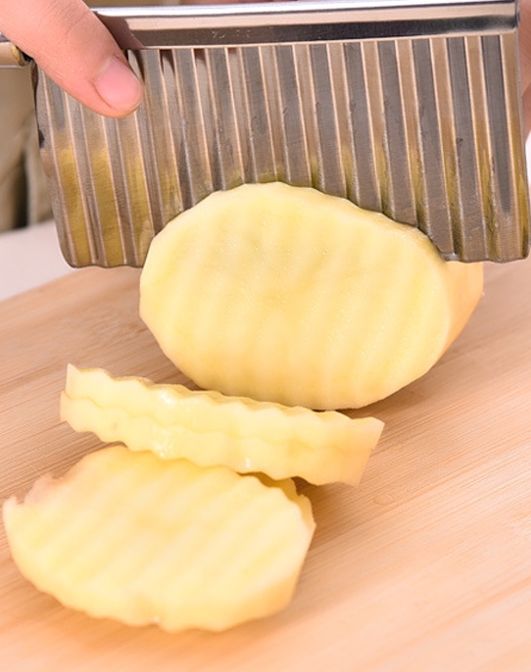 1pcs Couteau ondulé pour pommes de terre en acier inoxydable, ustensile de  cuisine pour pique-nique en plein air, outil de cuisine domestique - Temu  Belgium
