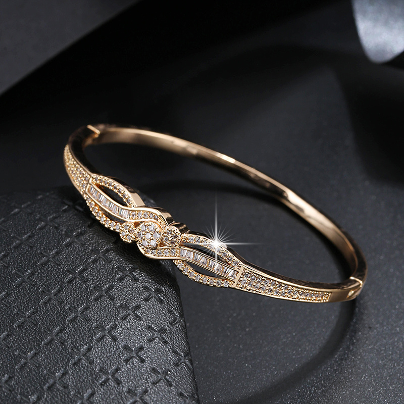 Starry Sky Bracelet: European And Elegant Synthetic Zirconia Bracelet