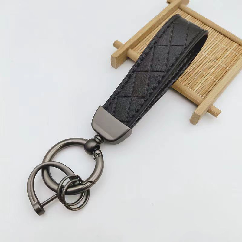 Car Keychain Luxury Designer Leather Strap for Women Men for Car