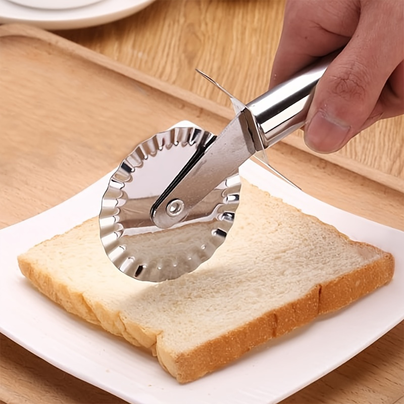 Stainless Steel Pastry Cutter Decorative Wavy Edge on Cutting Wheel Kitchen