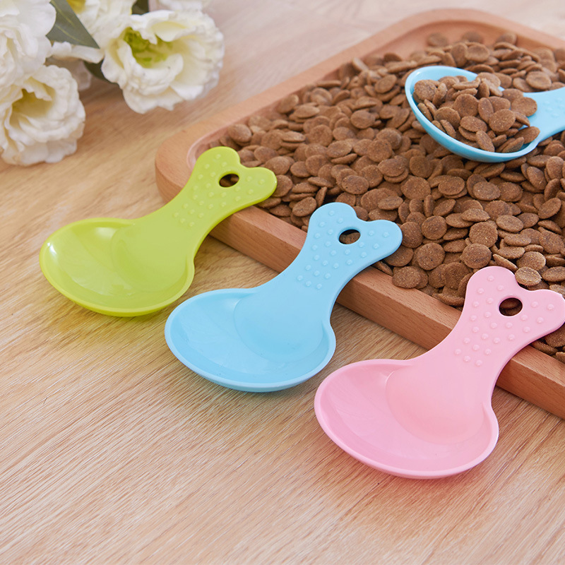 Fish Shaped Pet Food Spoon 1