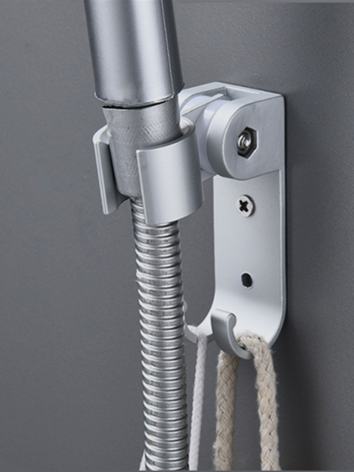 1個のアルミ調整可能な壁掛けホルダー、シャワーヘッド用のスクリュー付き、3.15 × 0.98 Temuが発送する商品は送料無料です