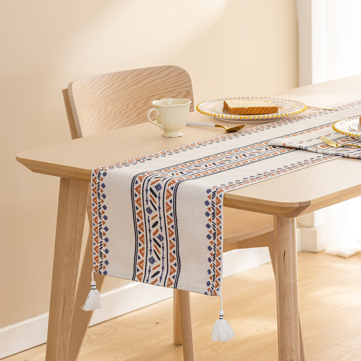 Linen Table Runner for Easy Dining & Entertaining