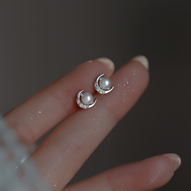 

Delicate Faux Pearl Moon Design Stud Earrings Jewelry Suitable For Women Daily Casual
