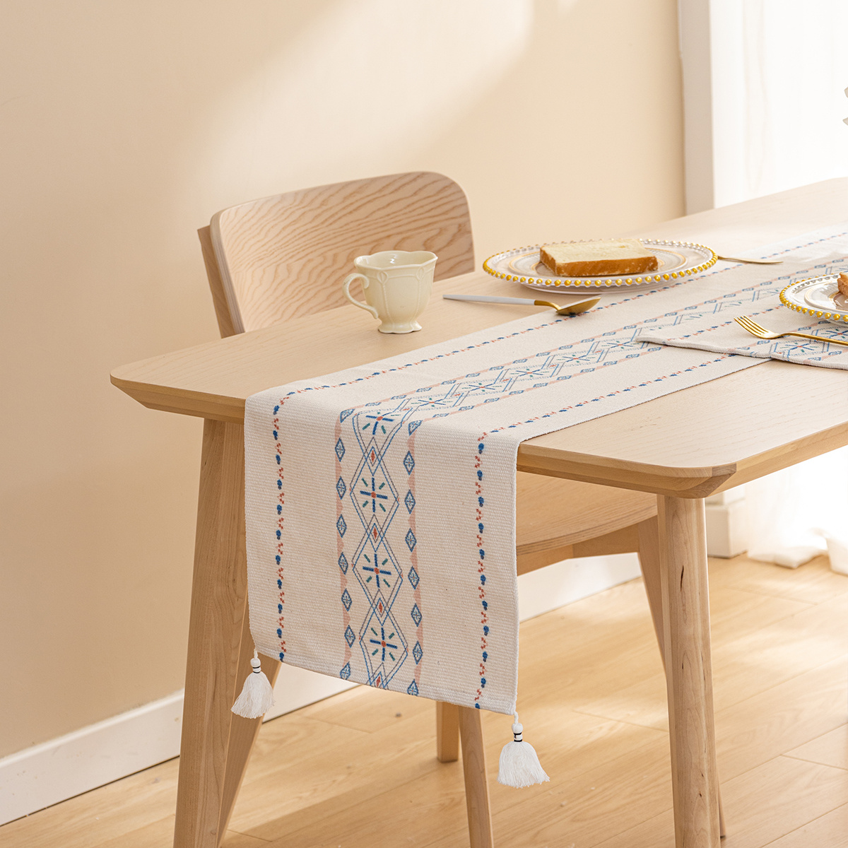 Linen Table Runner for Easy Dining & Entertaining