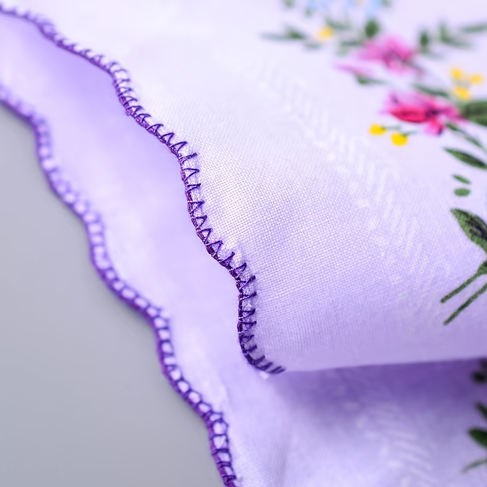 

6pcs 11.81" Ladies Vintage Floral Square Handkerchiefs, Color Printing, Portable Pocket Tissue Bandana Handkerchiefs, 2 Straps Of Each 3 Colors