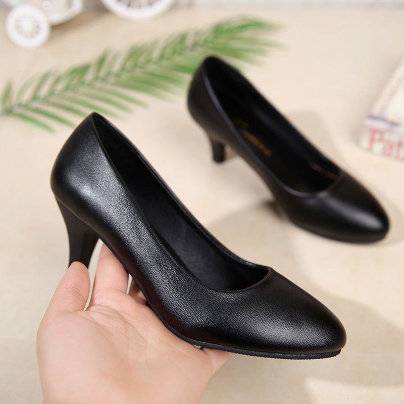 Round toe deals court shoes