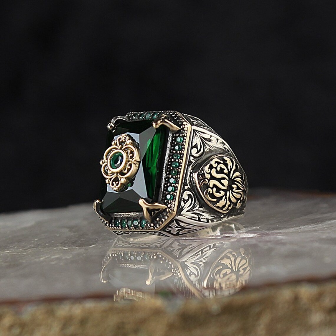 Men's Retro Carved Ring with Inlaid Zircon, Party Wear