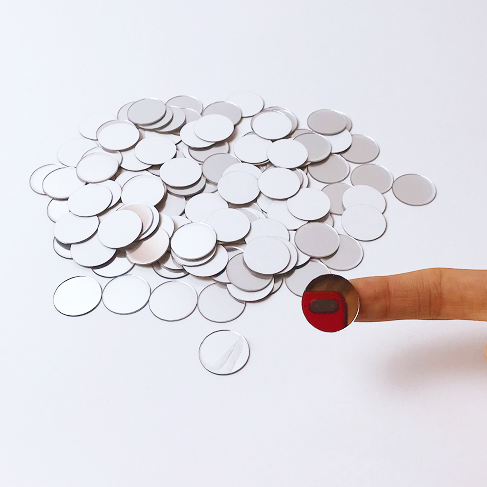 100pcs 2cm Diameter Circular Acrylic Mirror Wall Stickers - Reusable, Self-adhesive & Removable, High-gloss Finish For Glass Surfaces & More, Ideal For Living Room, Bedroom, Kitchen Decor